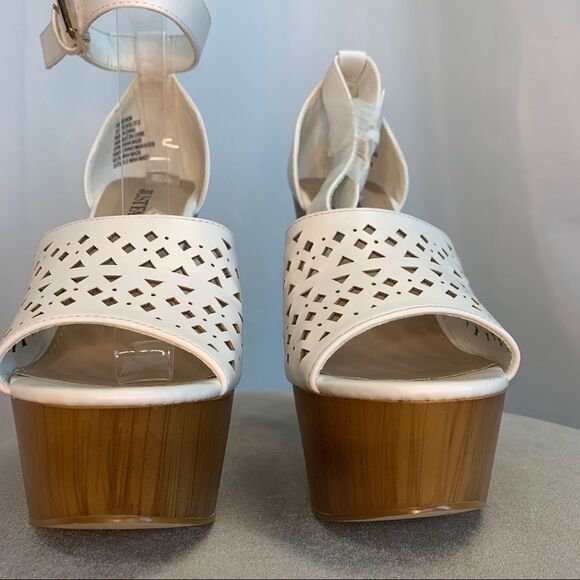 JUSTFAB Higher Now White Laser Cutout platform sandals Sz 7 NWOB - Picture 8 of 12